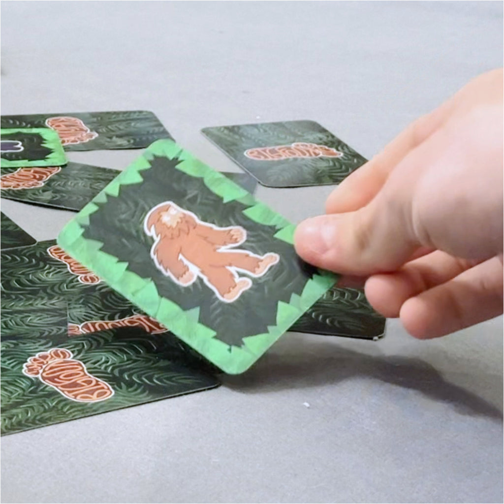 Bigfoot Twins travel card game, gameplay you found a Bigfoot!